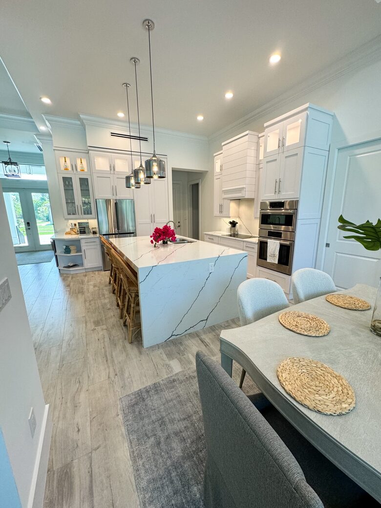 Waterfront Sanctuary at the Tip of the Canal | Marco Island - Marco Island, Florida