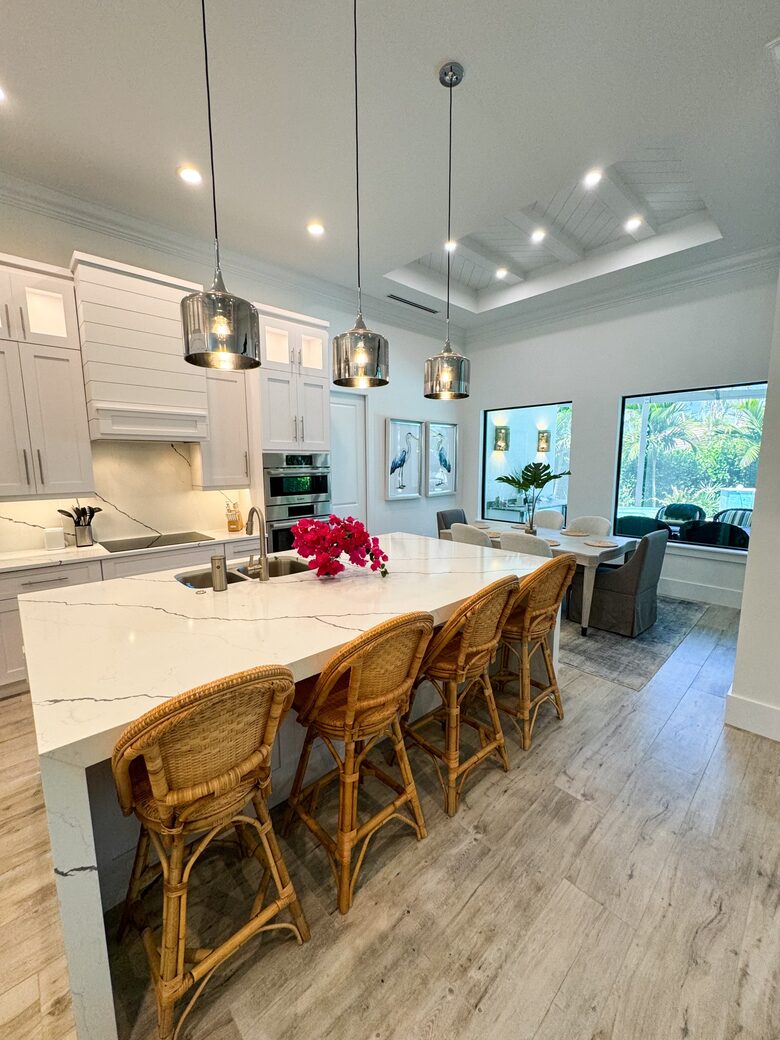 Waterfront Sanctuary at the Tip of the Canal | Marco Island - Marco Island, Florida