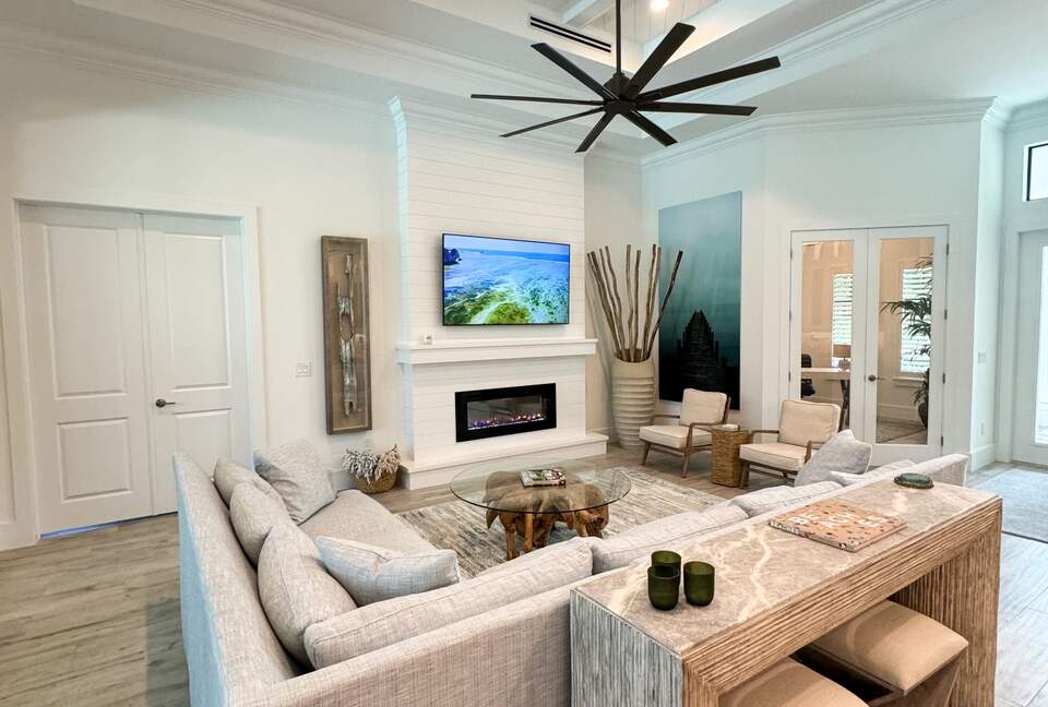 Waterfront Sanctuary at the Tip of the Canal | Marco Island - Marco Island, Florida