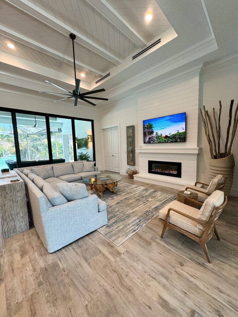 Waterfront Sanctuary at the Tip of the Canal | Marco Island - Marco Island, Florida