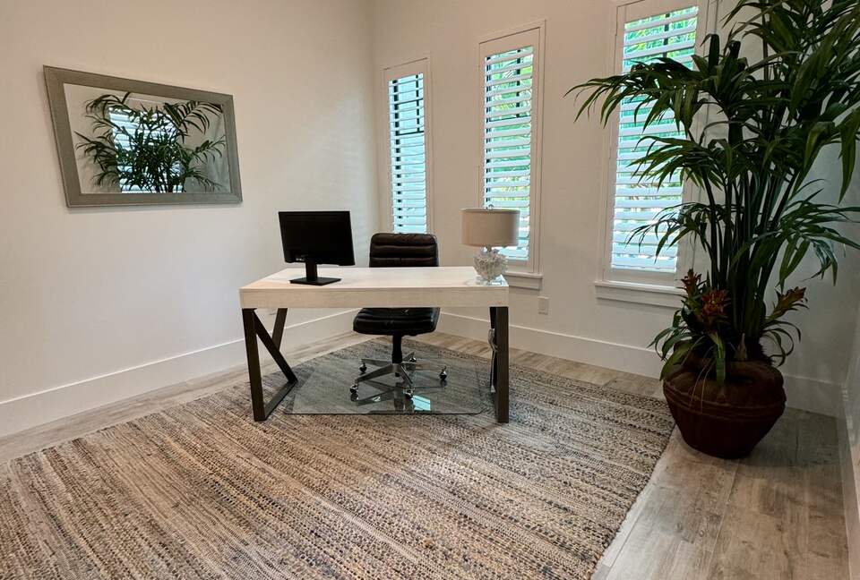 Waterfront Sanctuary at the Tip of the Canal | Marco Island - Marco Island, Florida