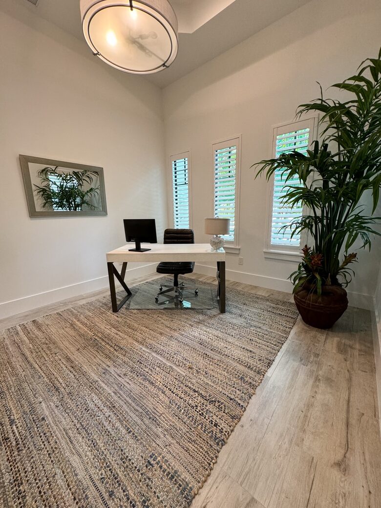 Waterfront Sanctuary at the Tip of the Canal | Marco Island - Marco Island, Florida