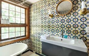 Hudson River Cottage with Scenic Views & Gardens - Saugerties, New York