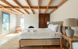 Hudson River Cottage with Scenic Views & Gardens - Saugerties, New York