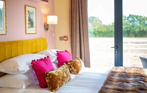 Stags Barn - Ashford, United Kingdom