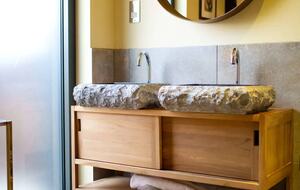 Stags Barn - Ashford, United Kingdom