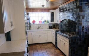 Lavender Hill Estate | Private 37 acres,1.5 hour from NYC, Heated Pool, Jacuzzi - Pine Bush, New York