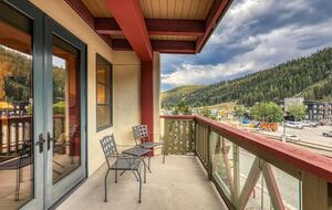 Luxury Alpine Retreat w Stunning Views & Summer/Fall Adventures at Palisades Tahoe - Olympic Valley, California