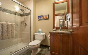 Luxury Alpine Retreat w Stunning Views & Summer/Fall Adventures at Palisades Tahoe - Olympic Valley, California