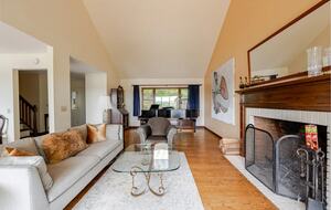 Classic Hudson River Home and Pool - Highland, New York