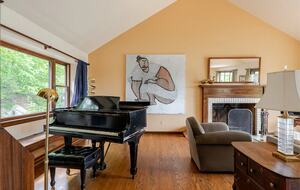 Beautifully tuned "Golden Era" 1928 Steinway Model B