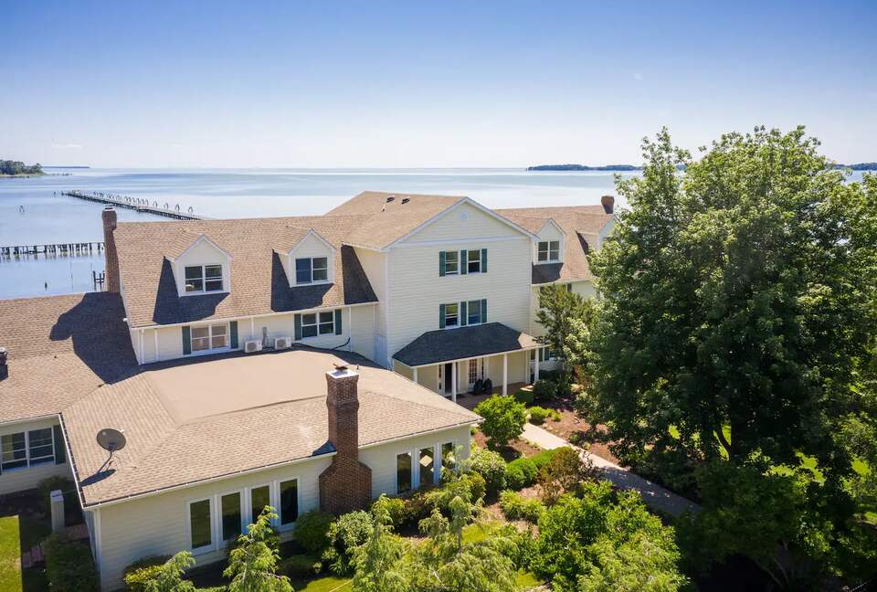 Cedar Cove Retreat | 13 Bedrooms Waterfront Estate with, Pool, Gym, and more - St. Michaels, Maryland