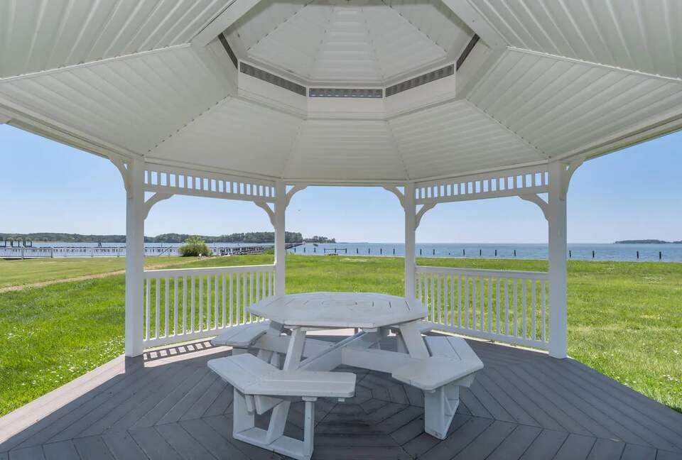 Cedar Cove Retreat | 13 Bedrooms Waterfront Estate with, Pool, Gym, and more - St. Michaels, Maryland