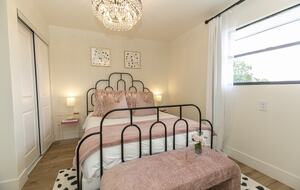 The Wildflower Haus- GORGEOUS Texas Hill Country! - Fredericksburg, Texas