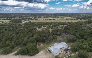 The Wildflower Haus- GORGEOUS Texas Hill Country! - Fredericksburg, Texas