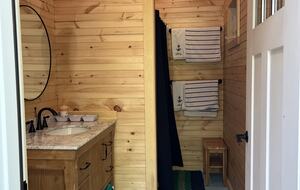 Modern Cottage on a Wooded Lot with Beach Access - New Harbor, Maine