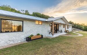 The Wildflower Haus- GORGEOUS Texas Hill Country! - Fredericksburg, Texas