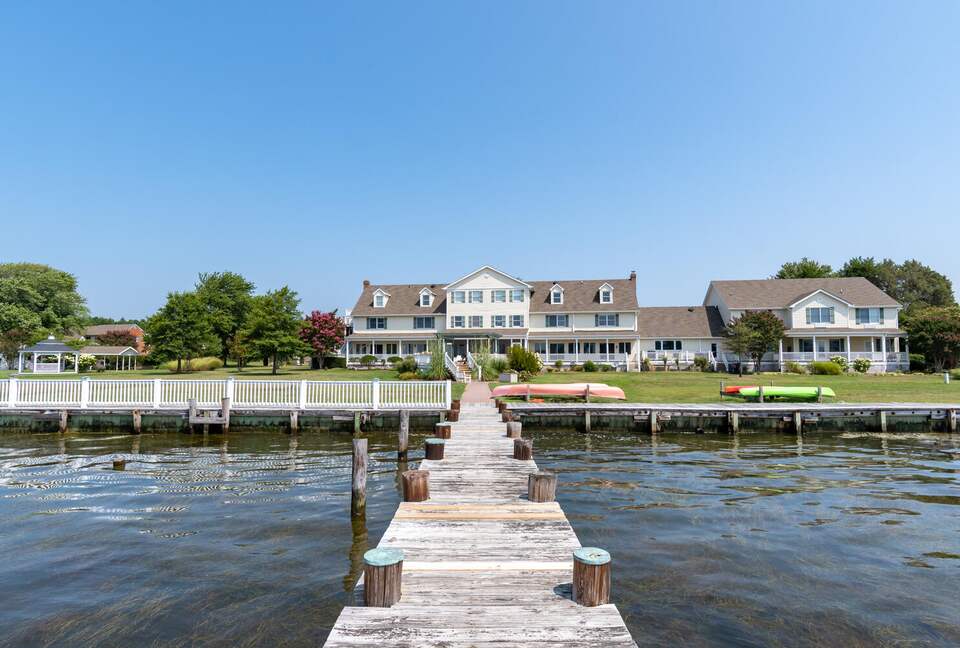Cedar Cove Retreat | 13 Bedrooms Waterfront Estate with, Pool, Gym, and more - St. Michaels, Maryland