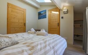 Mas De La Source Farmhouse - Aleyrac, France