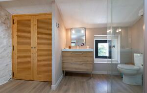 Mas De La Source Farmhouse - Aleyrac, France