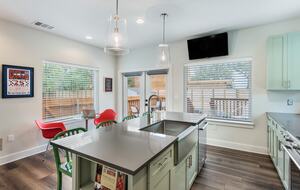 Casita Verde | ATX - Live Music Capital of the World - Austin, Texas