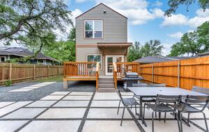 Casita Verde | ATX - Live Music Capital of the World - Austin, Texas