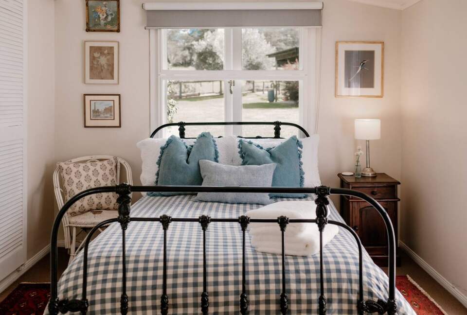 Bunnyconnellen | The Homestead and Hillview Cottage - Plainby, Australia