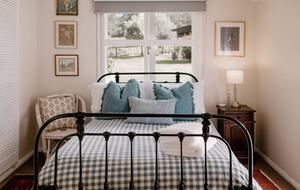 Bunnyconnellen | The Homestead and Hillview Cottage - Plainby, Australia