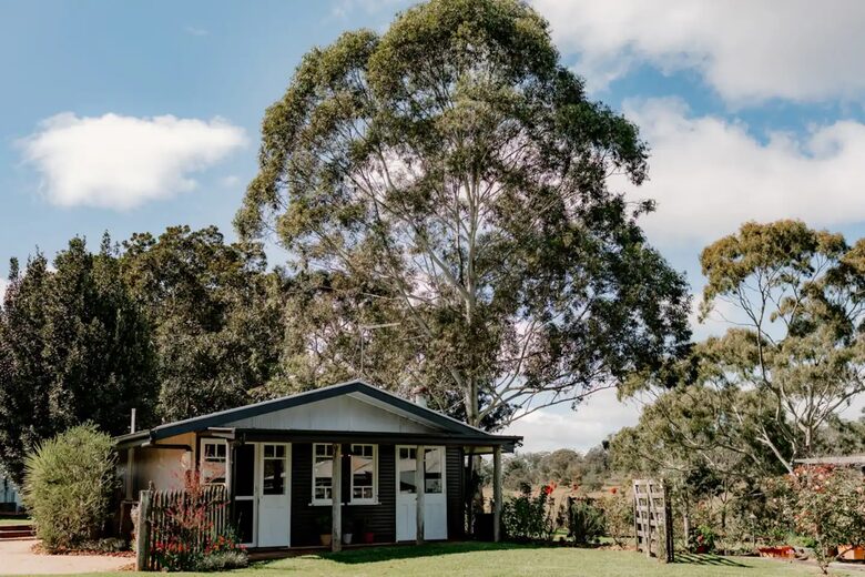 Bunnyconnellen | The Homestead and Hillview Cottage - Plainby, Australia