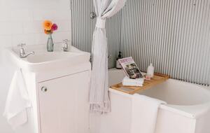 Bunnyconnellen | The Homestead and Hillview Cottage - Plainby, Australia