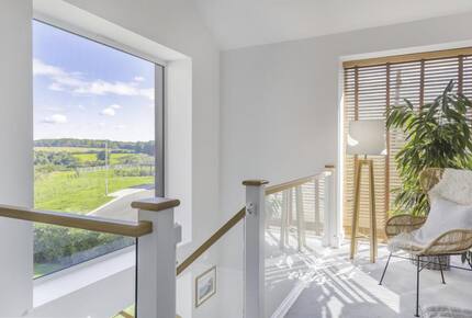 Countryside Elegance with Private Gardens - Newgate street, United Kingdom