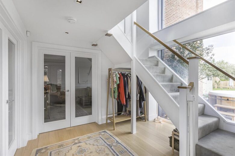 Countryside Elegance with Private Gardens - Newgate street, United Kingdom