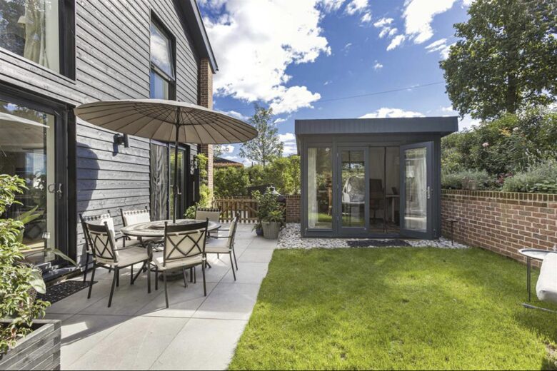 Countryside Elegance with Private Gardens - Newgate street, United Kingdom