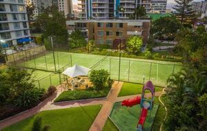 Luxurious Skyhome with Panoramic Views & Beach Location - Gold Coast, Australia