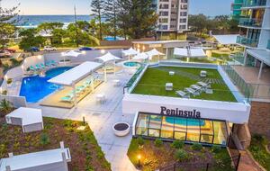 Luxurious Skyhome with Panoramic Views & Beach Location - Gold Coast, Australia