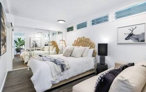 Luxurious Skyhome with Panoramic Views & Beach Location - Gold Coast, Australia