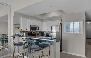 Tropical Breezes Beachfront - Destin, Florida