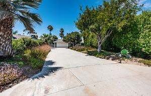 Coastal Garden Retreat - Encinitas, California