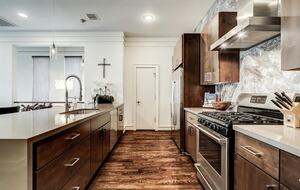 Luxury Downtown Home Walk To River + Gym - Houston, Texas