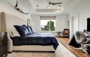 Luxury Downtown Home Walk To River + Gym - Houston, Texas