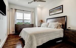 Luxury Downtown Home Walk To River + Gym - Houston, Texas