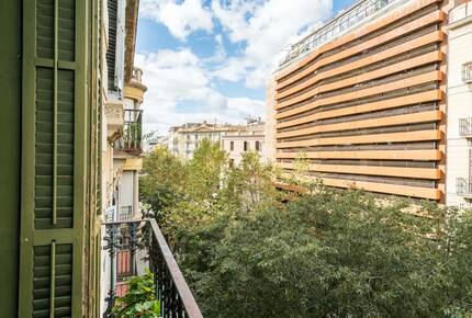 Barcelona 6 Bedroom Flat in L'Eixample - Barcelona, Spain