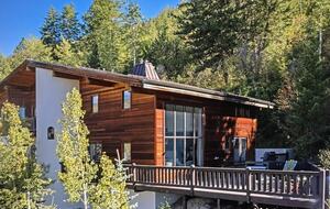 Mountain Swiss Chalet between Vail Resort and Beaver Creek Resort - Avon, Colorado