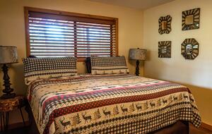 Lower Level Bedroom - King w/Ensuite Bathroom