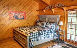 Primary Bedroom - King - Upper Floor