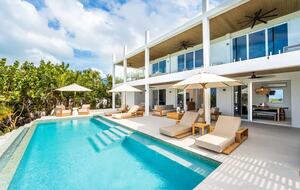 Stunning Beachfront Villa w/ Infinity Pool & Rooftop - Providenciales, Turks and Caicos Islands