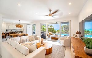 Stunning Beachfront Villa w/ Infinity Pool & Rooftop - Providenciales, Turks and Caicos Islands