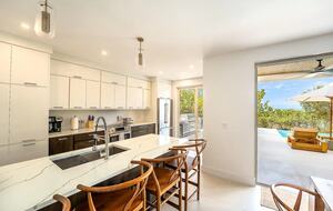 Stunning Beachfront Villa w/ Infinity Pool & Rooftop - Providenciales, Turks and Caicos Islands