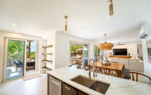 Stunning Beachfront Villa w/ Infinity Pool & Rooftop - Providenciales, Turks and Caicos Islands