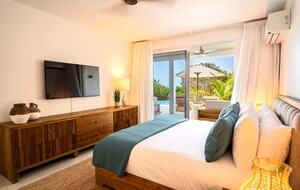 Stunning Beachfront Villa w/ Infinity Pool & Rooftop - Providenciales, Turks and Caicos Islands
